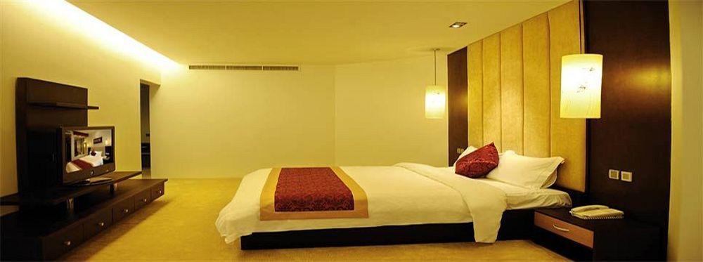 The Club & Residences 4* Hanoi