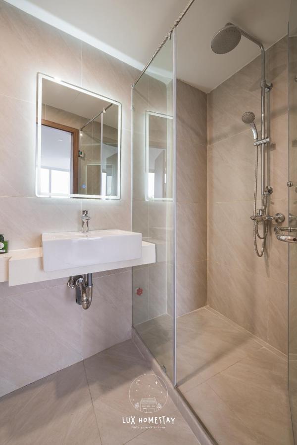 Lux Westlake Khách sạn 4*