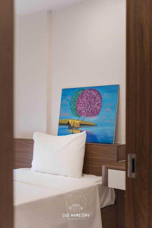 Khách sạn Lux Westlake