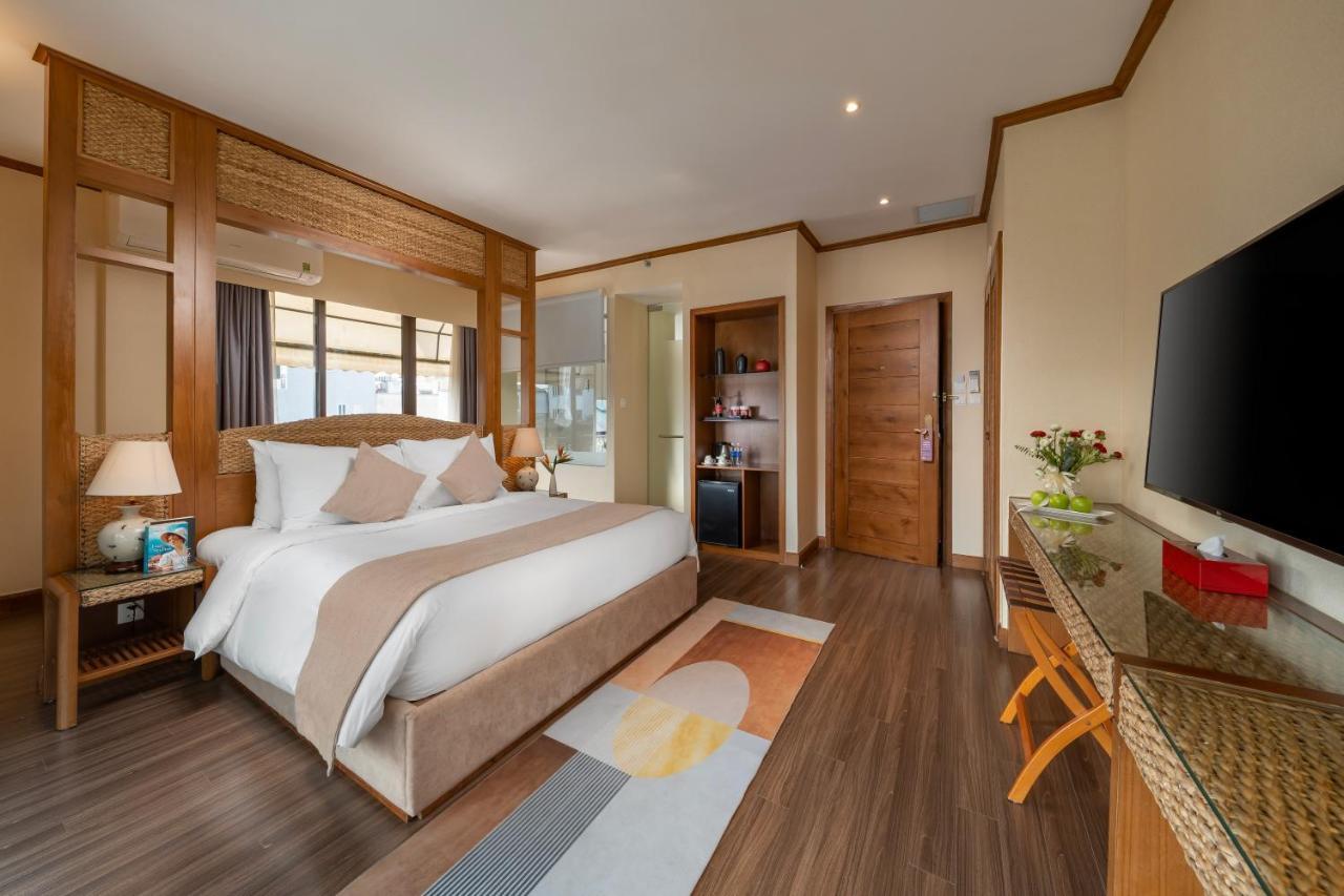 Mk Premier Boutique Hotel 4*