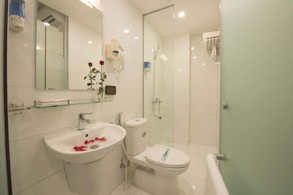Hanoi Holiday Hotel