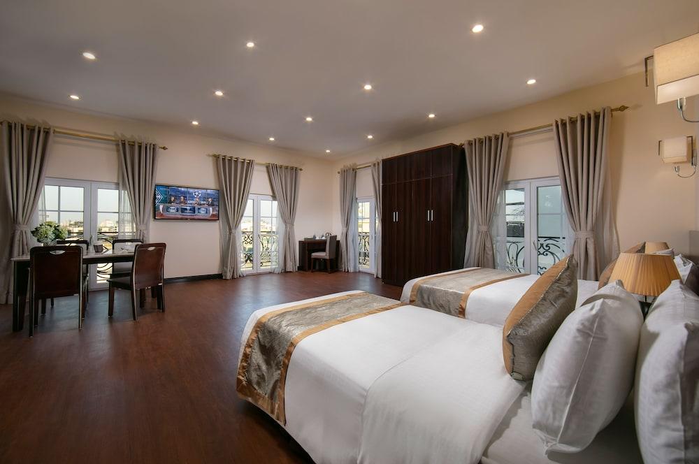 Sunline Hotel 4*