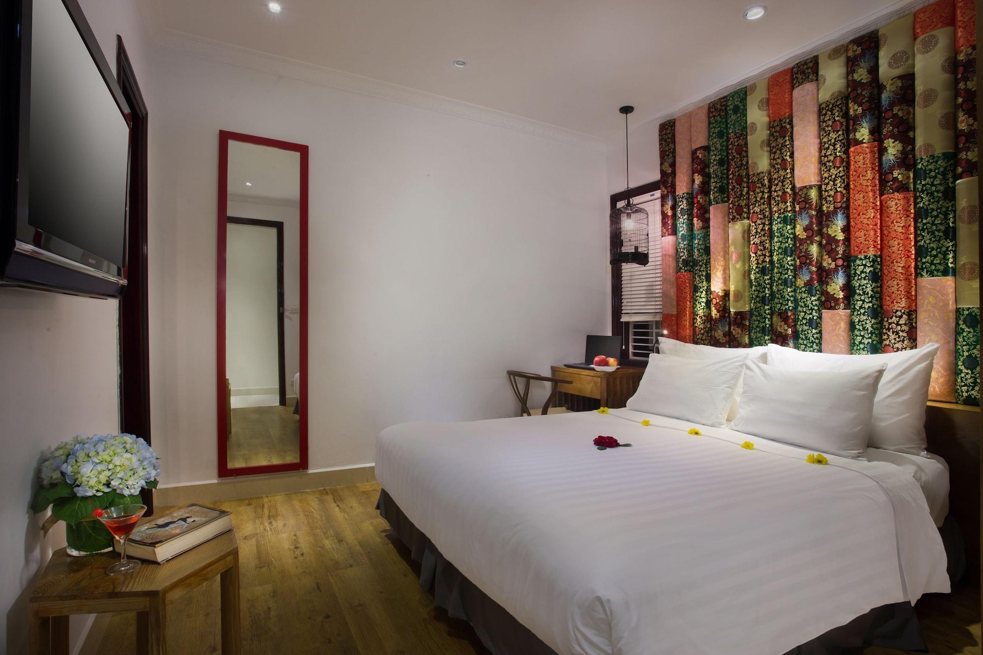 Hotel Media & 4*