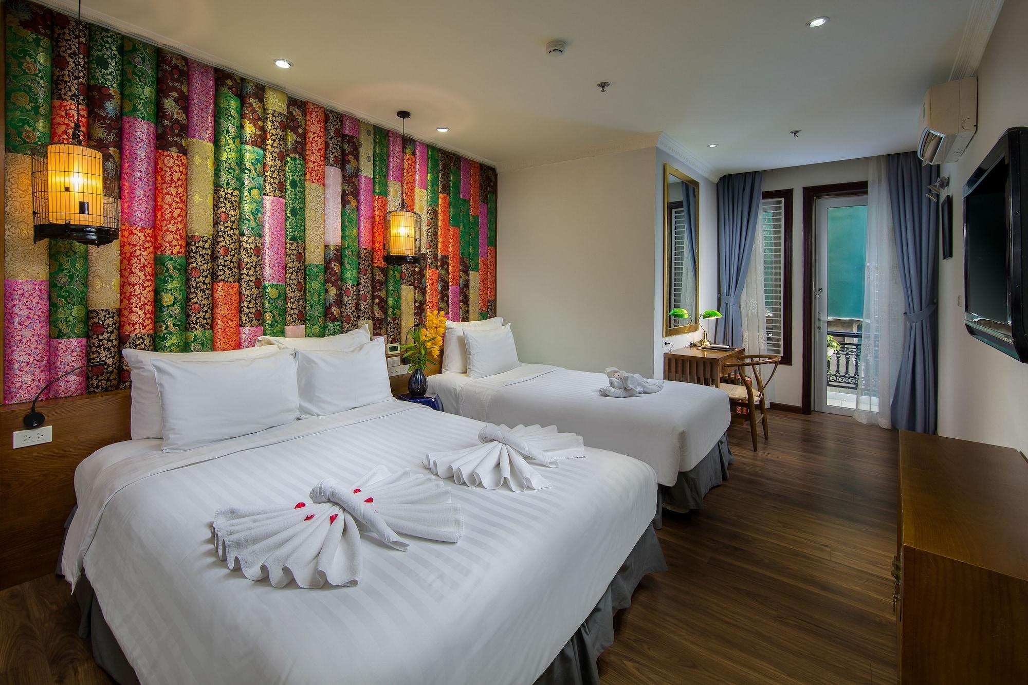 Media & Hotel 4*