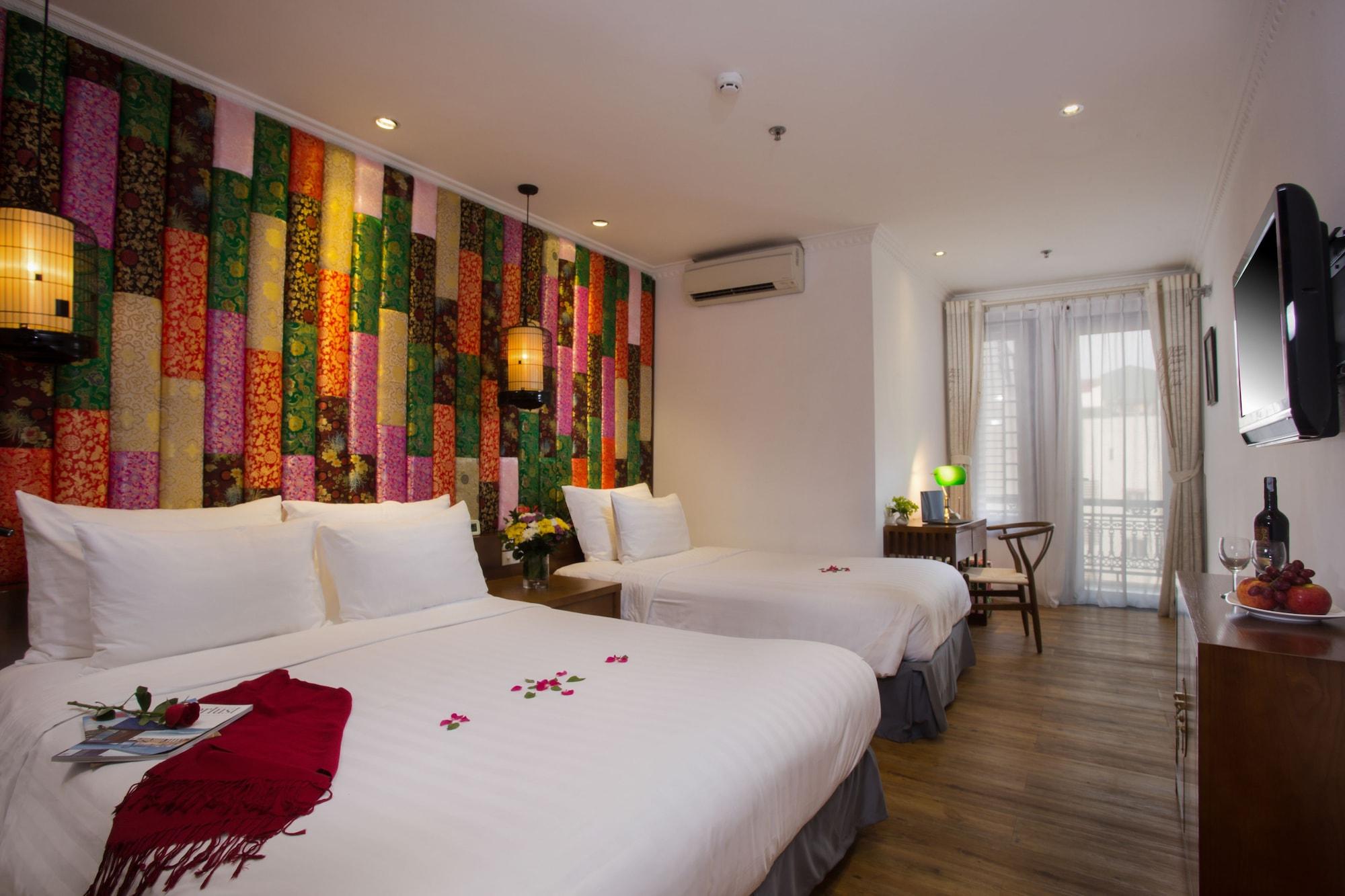 Media & Hotel 4*