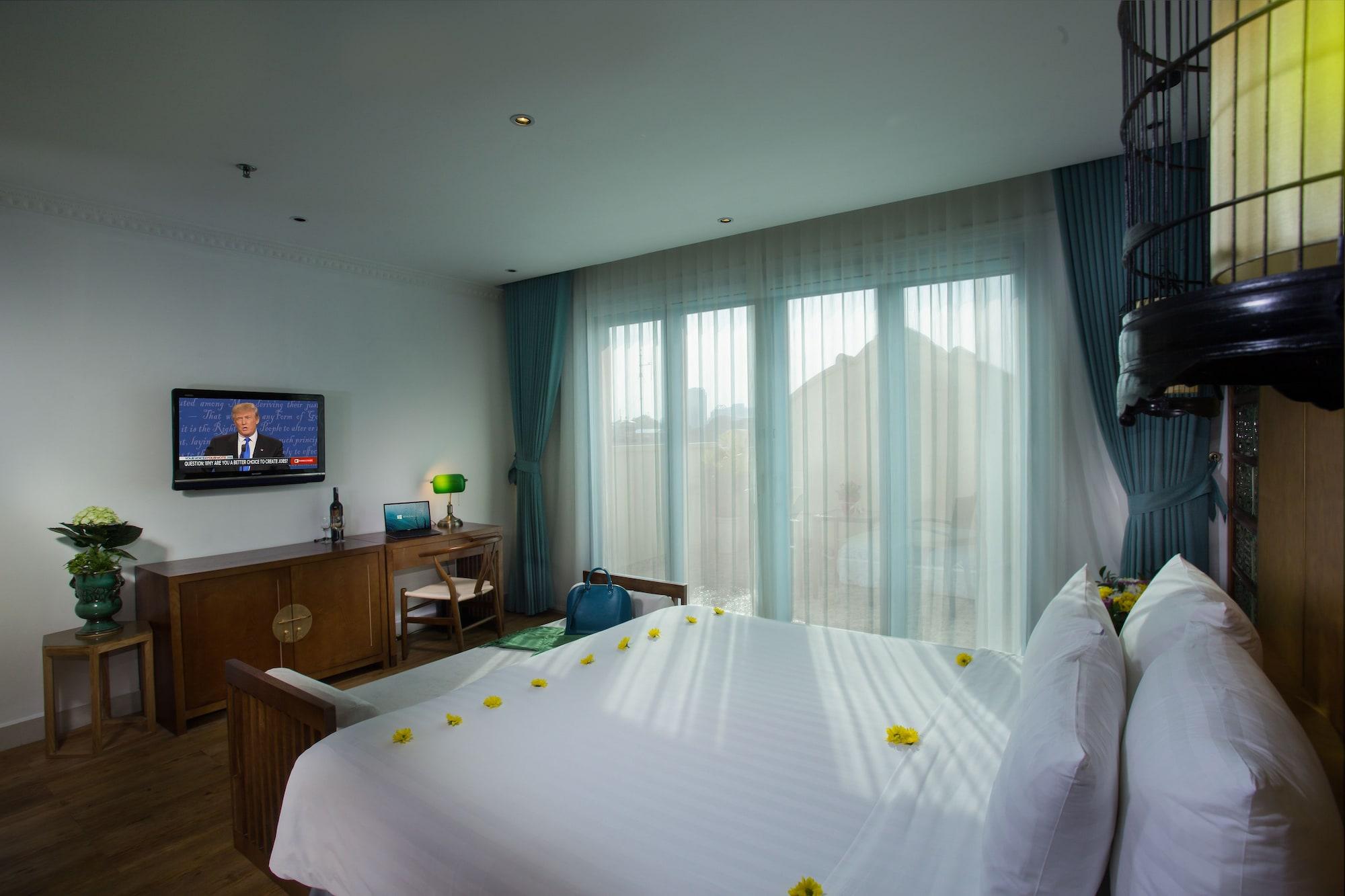 Media & Hotel Hanoi