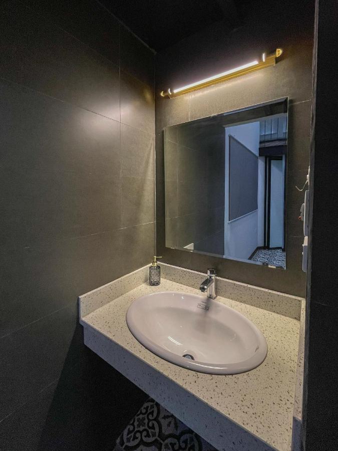 Meo Homestay - Duplex House In Centre Apartment Hanoi