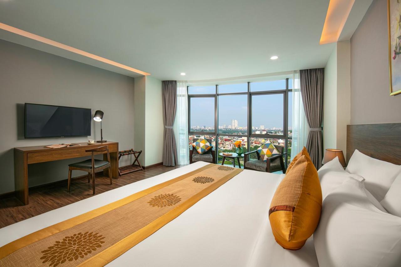 Nesta West Hotel 5*