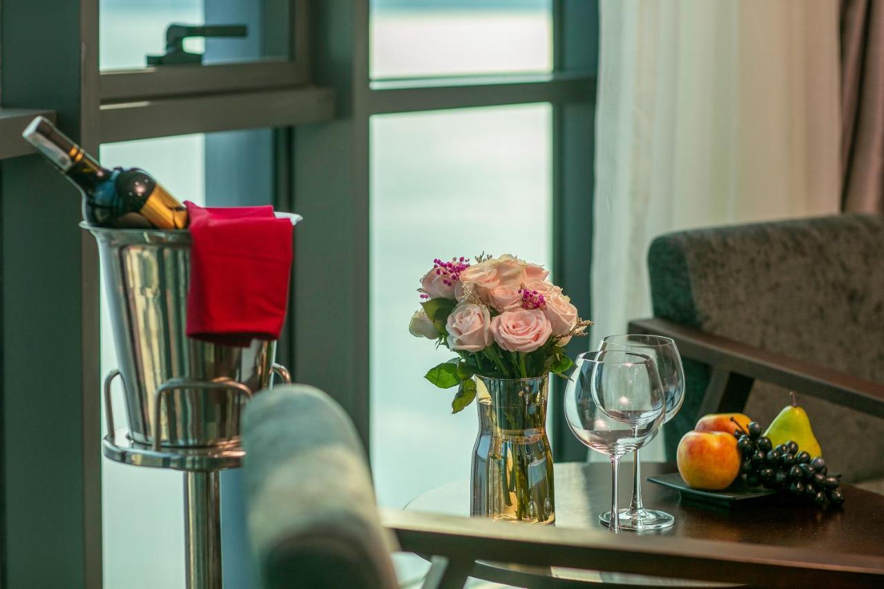 Nesta West Hotel 5*