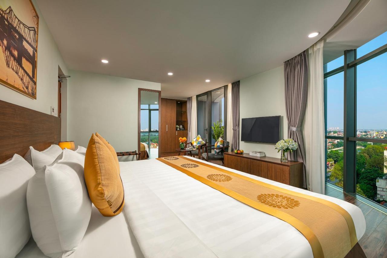Nesta West Hotel 5*