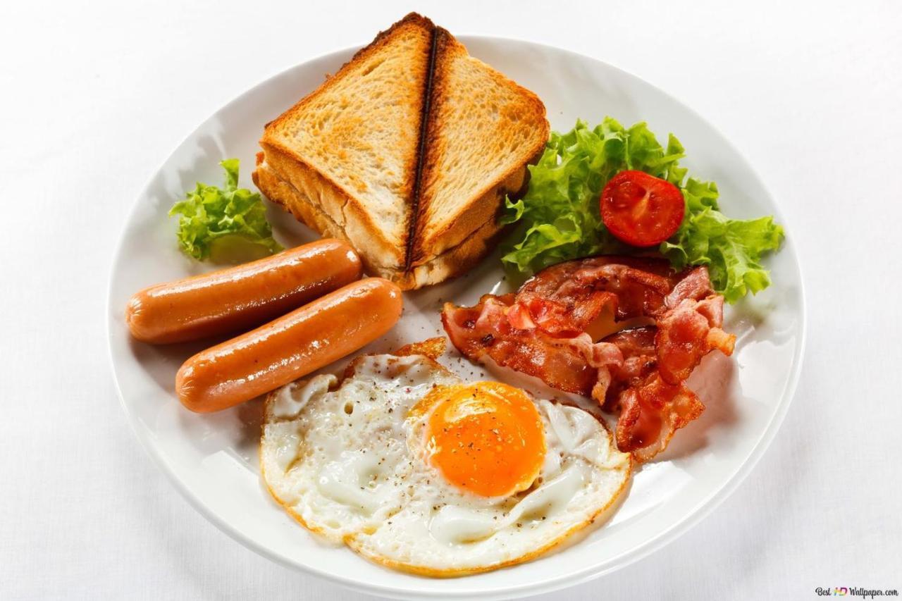 Khách sạn Queen Cafe & Pub 3*