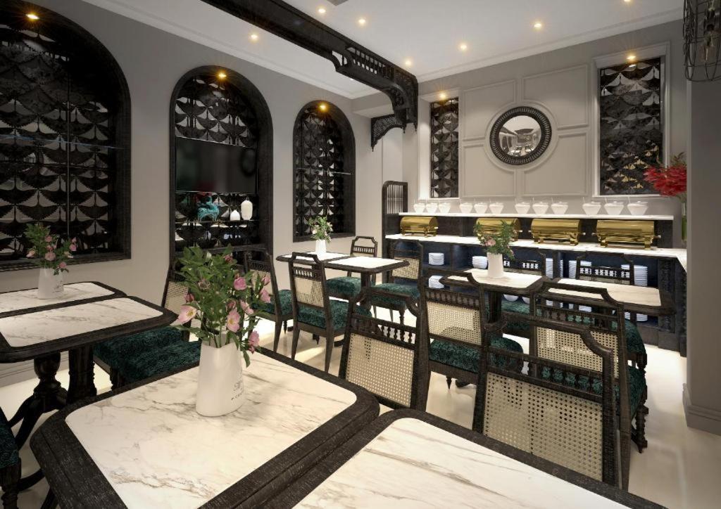 Graceful And Travel Hotel