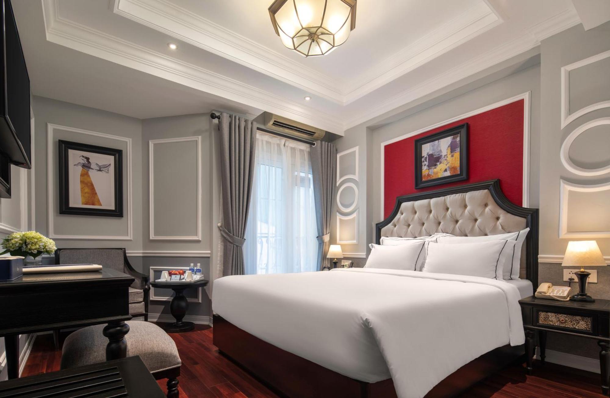 Acoustic & Hotel 4*