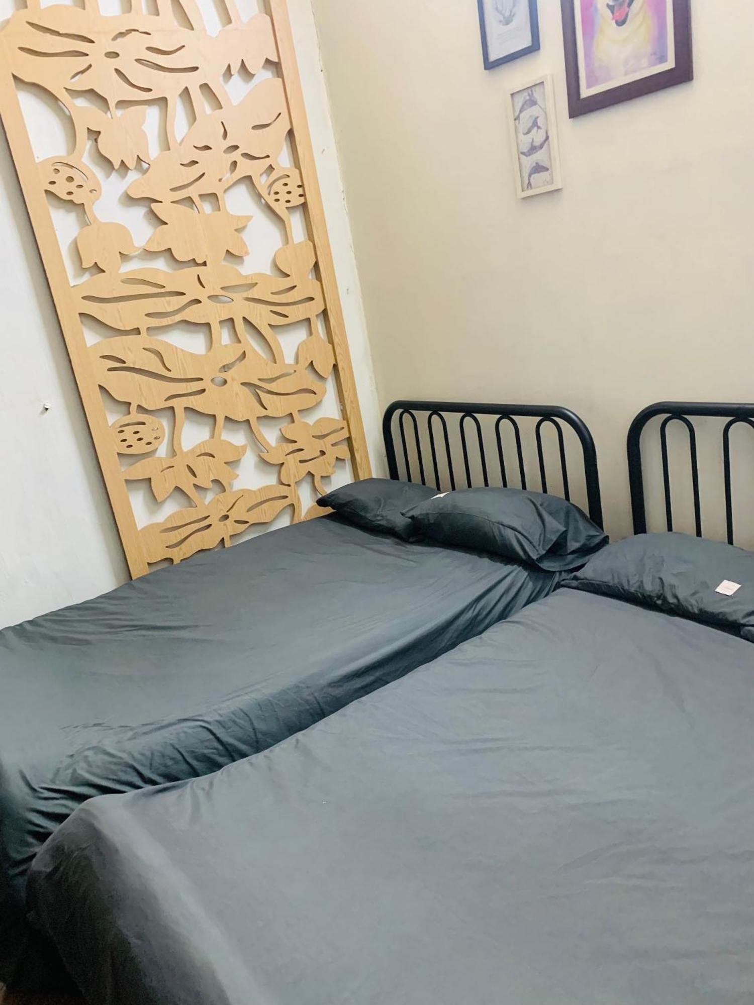 Head Of Quarter -triple Bed Room- Cheap Hanoi