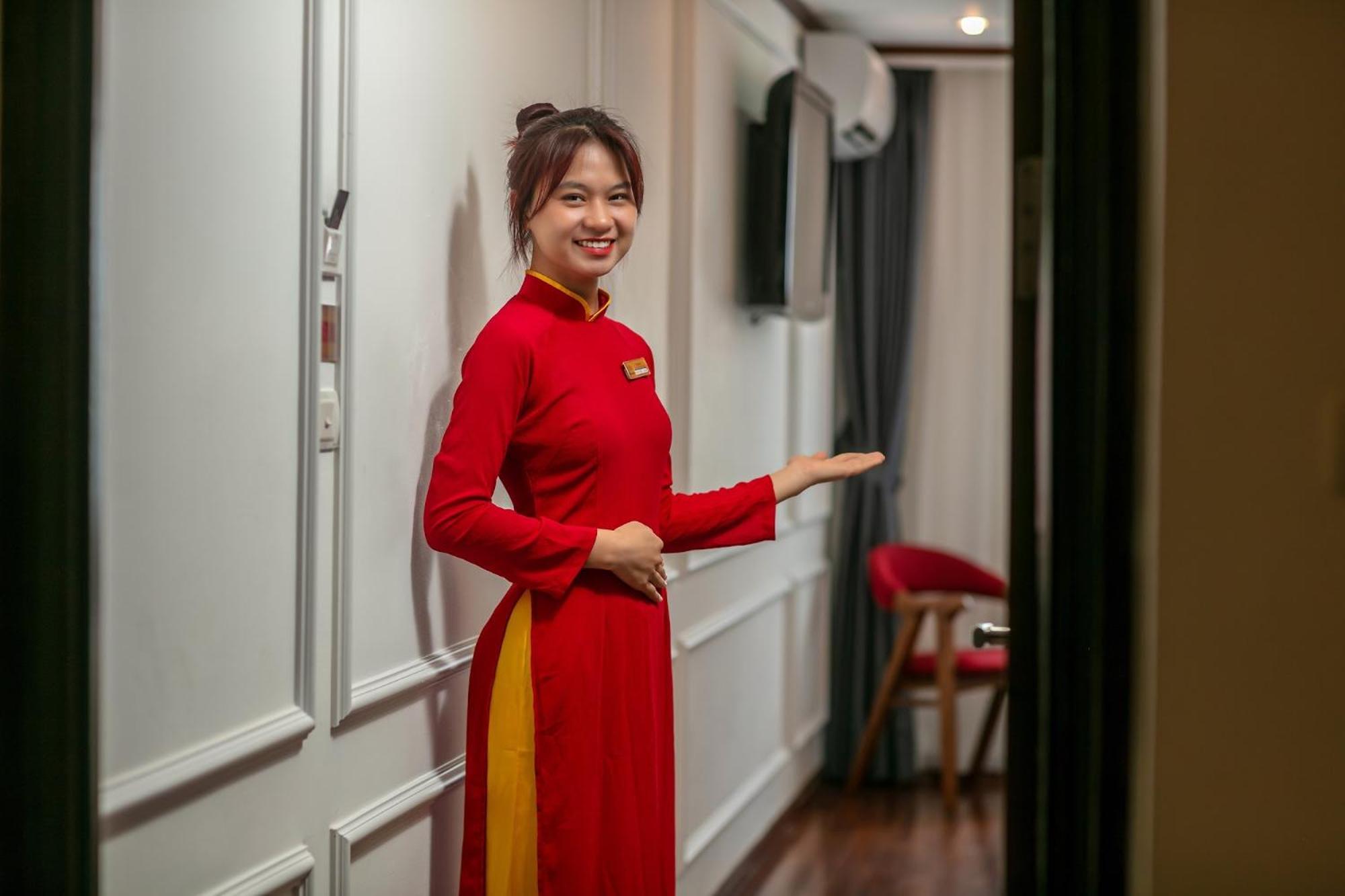 Silk Flower & Hotel 3*