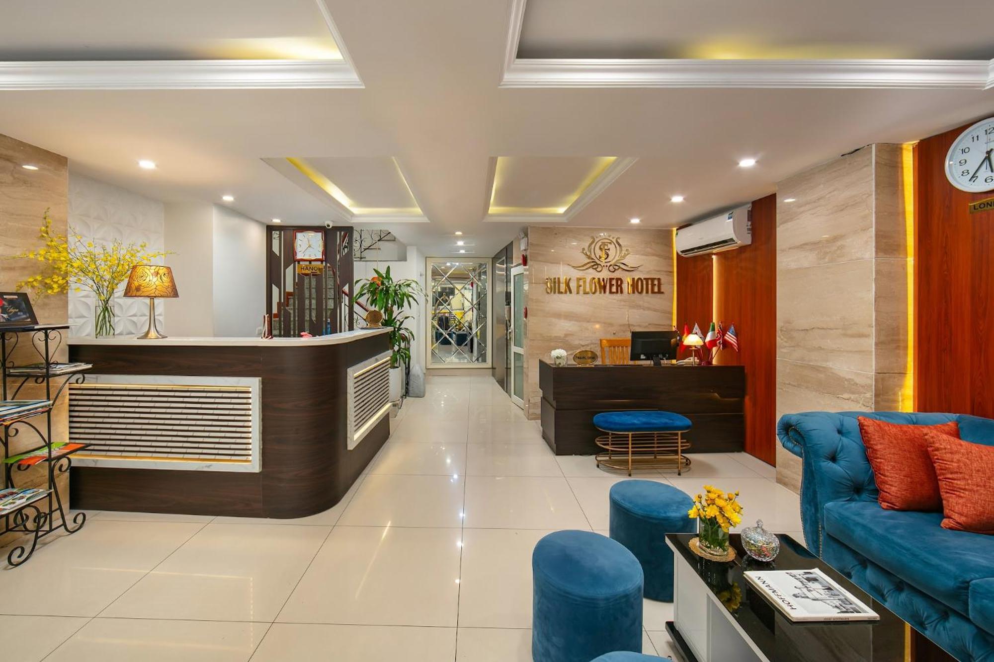 Hotel Silk Flower & 3*
