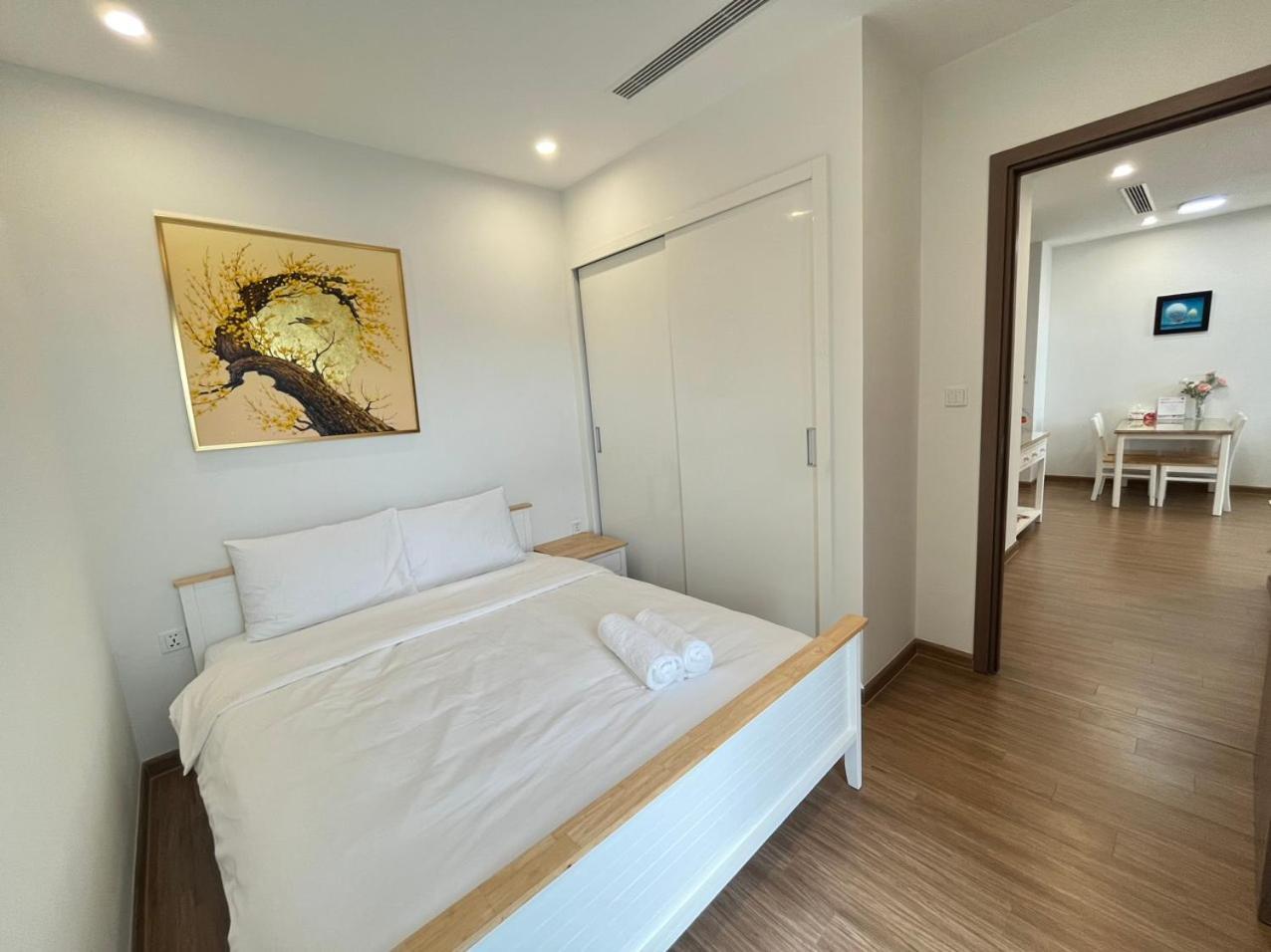 Apartment Vinhomes Skylake - 1,2,3 Beds - Fullhouse/ Spacious Hanoi