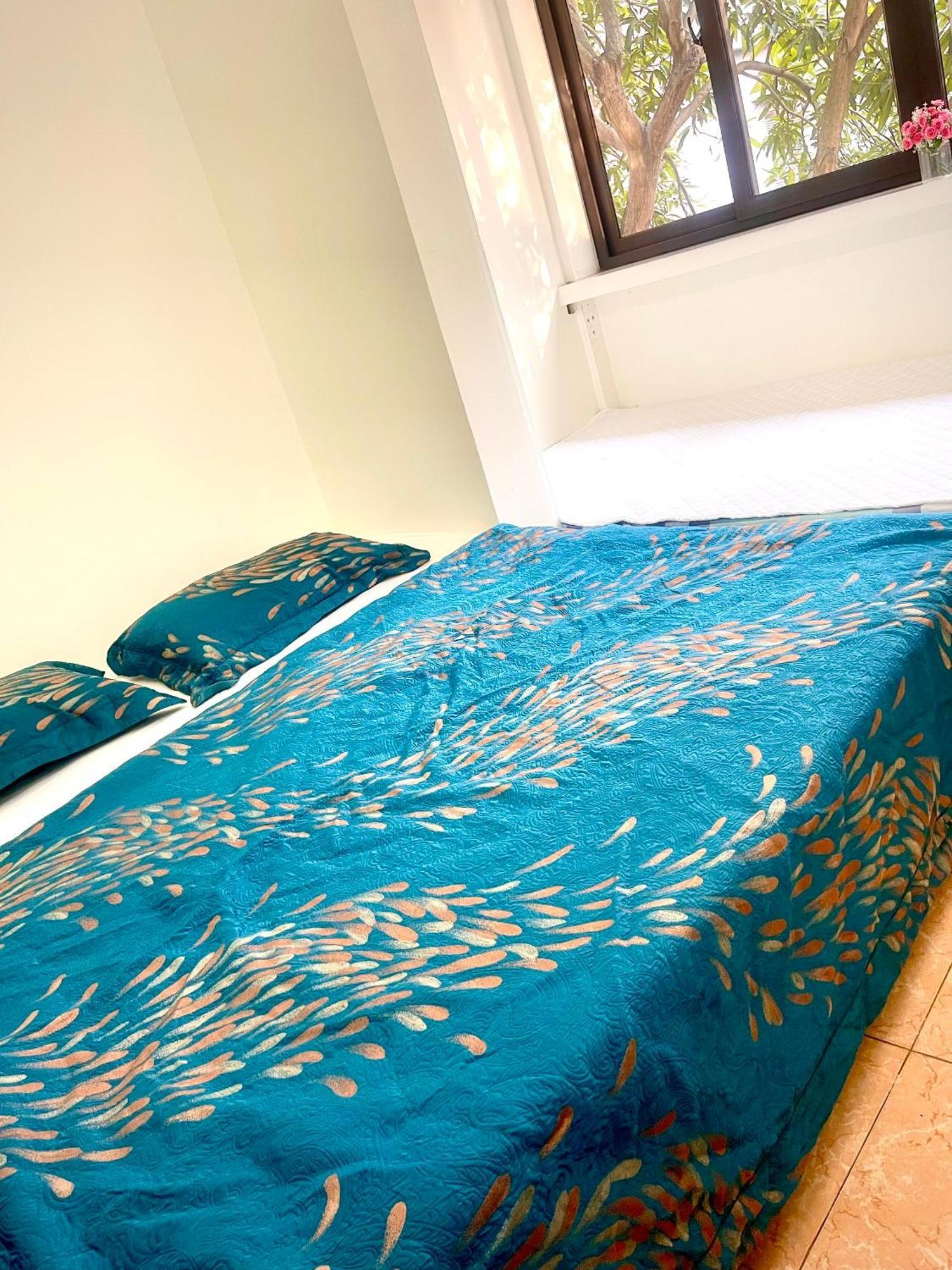 Lee Guest house *