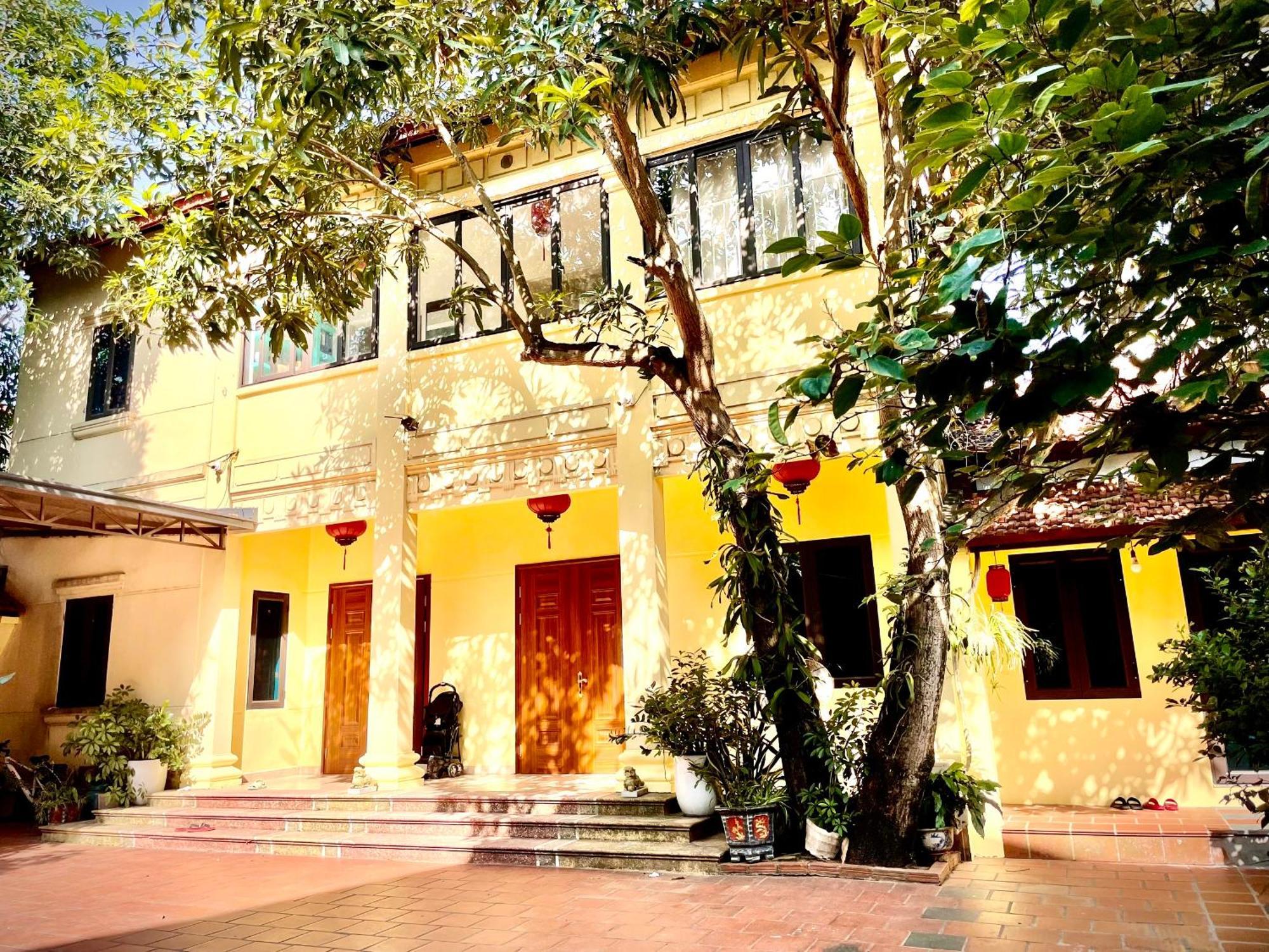 Lee * Hanoi