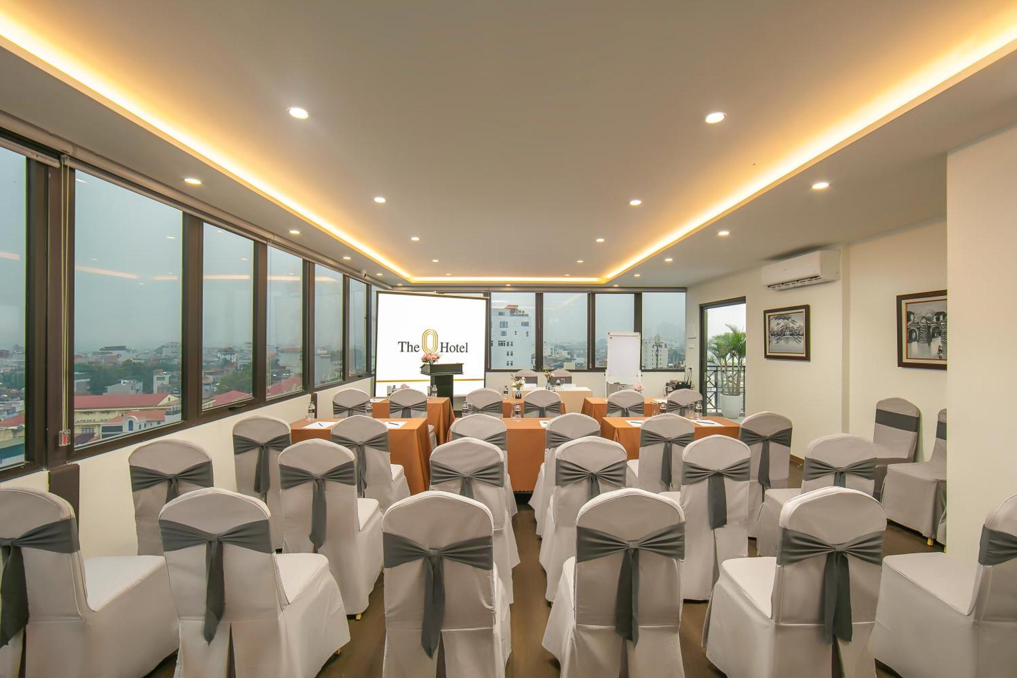 Hotel The Q 4*