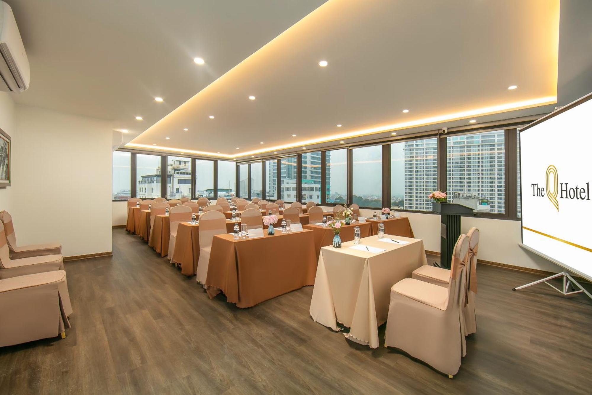 Hotel The Q 4*