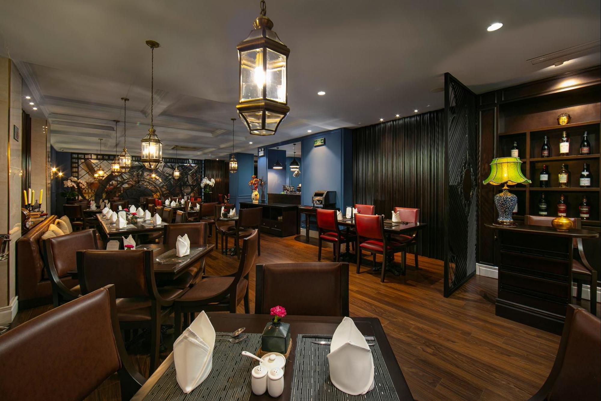 Khách sạn O'gallery Premier & 4*