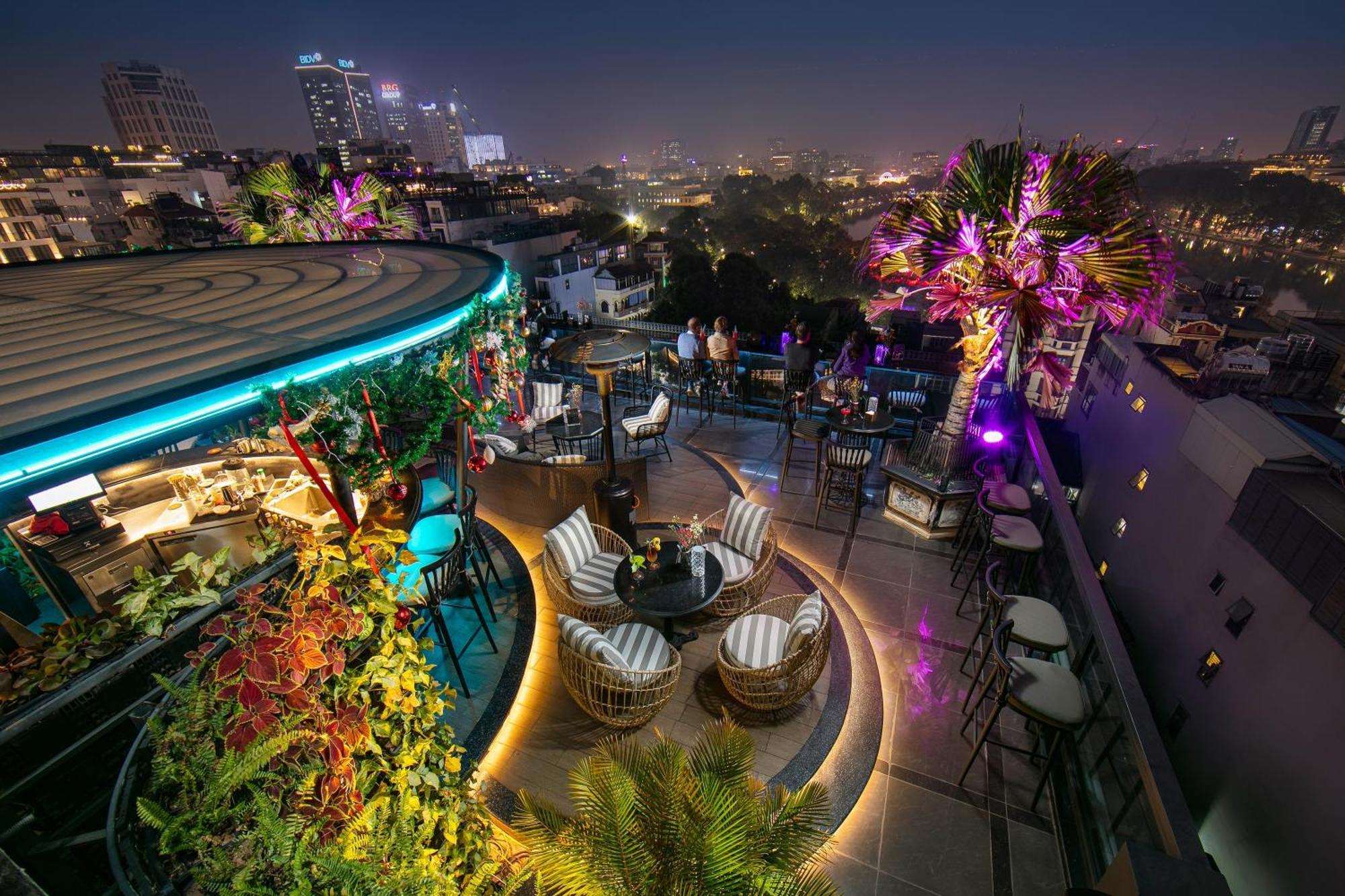 San Grand & Hotel