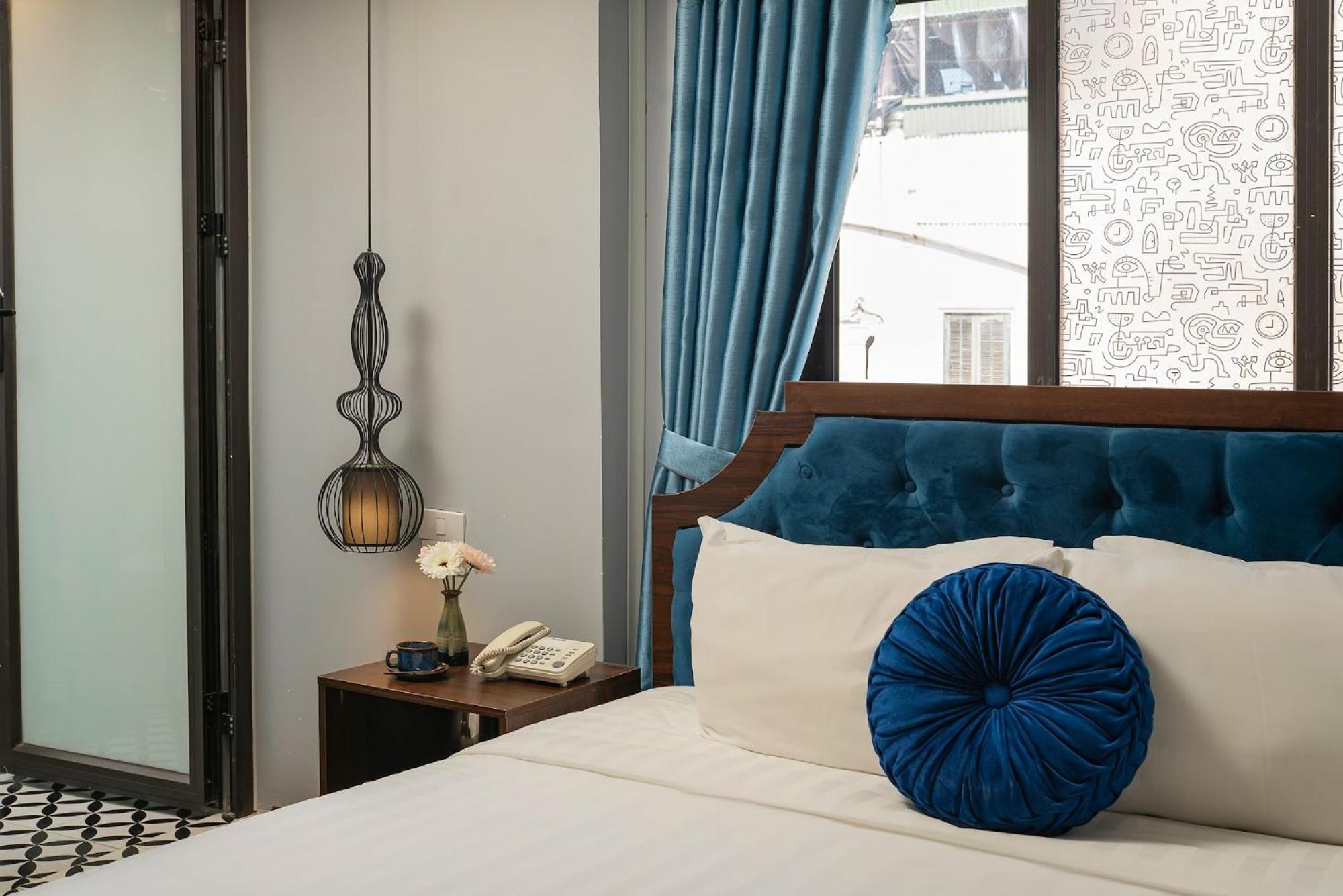 Khách sạn La Renta Premier & Hà Nội