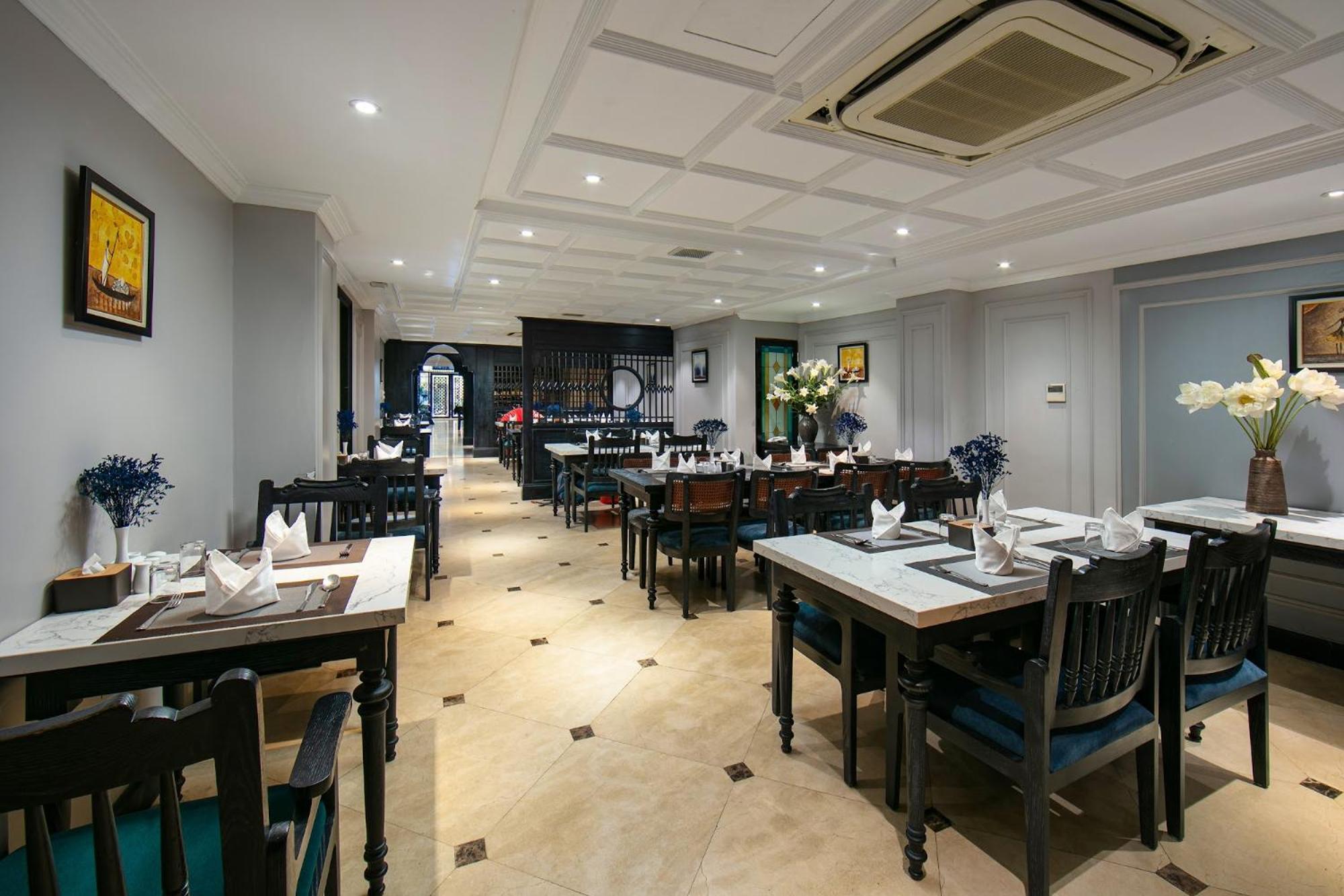Scent Premium Hotel 4*