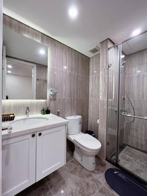 West D' Leroi Soleil 3 Bedroom Hanoi