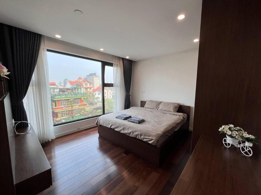 West D' Leroi Soleil 3 Bedroom Hanoi