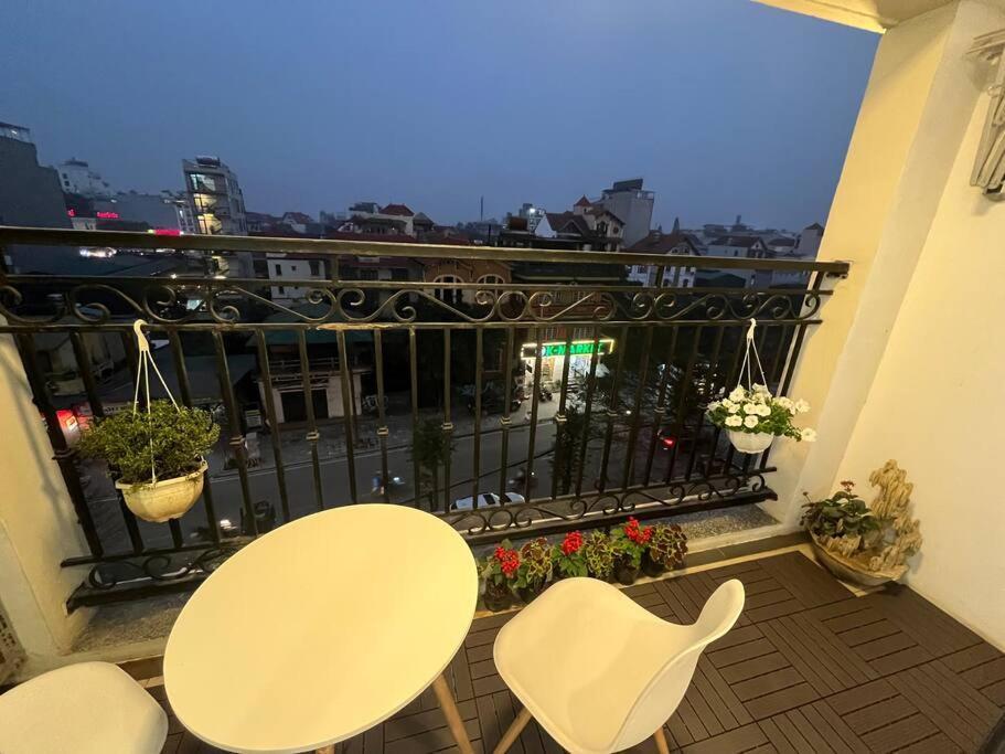 West D' Leroi Soleil 3 Bedroom * Hanoi