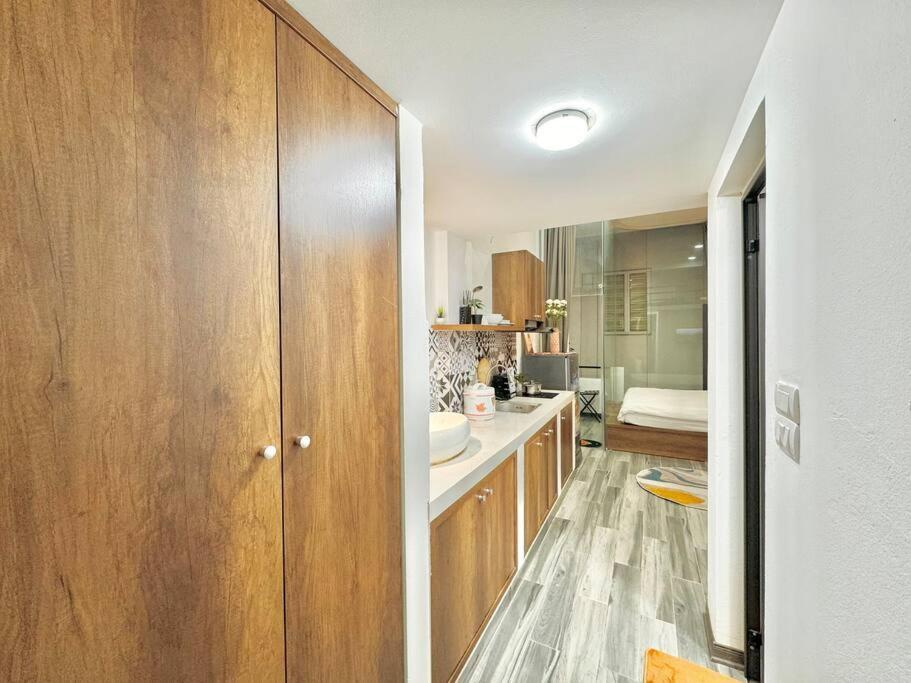 Harmony Lakeside-modern-balcony Apartment Hanoi