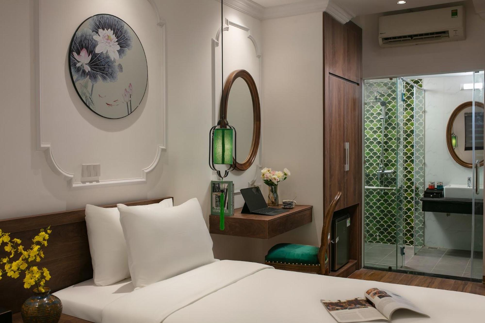 Eliana Premio Hotel Hanoi