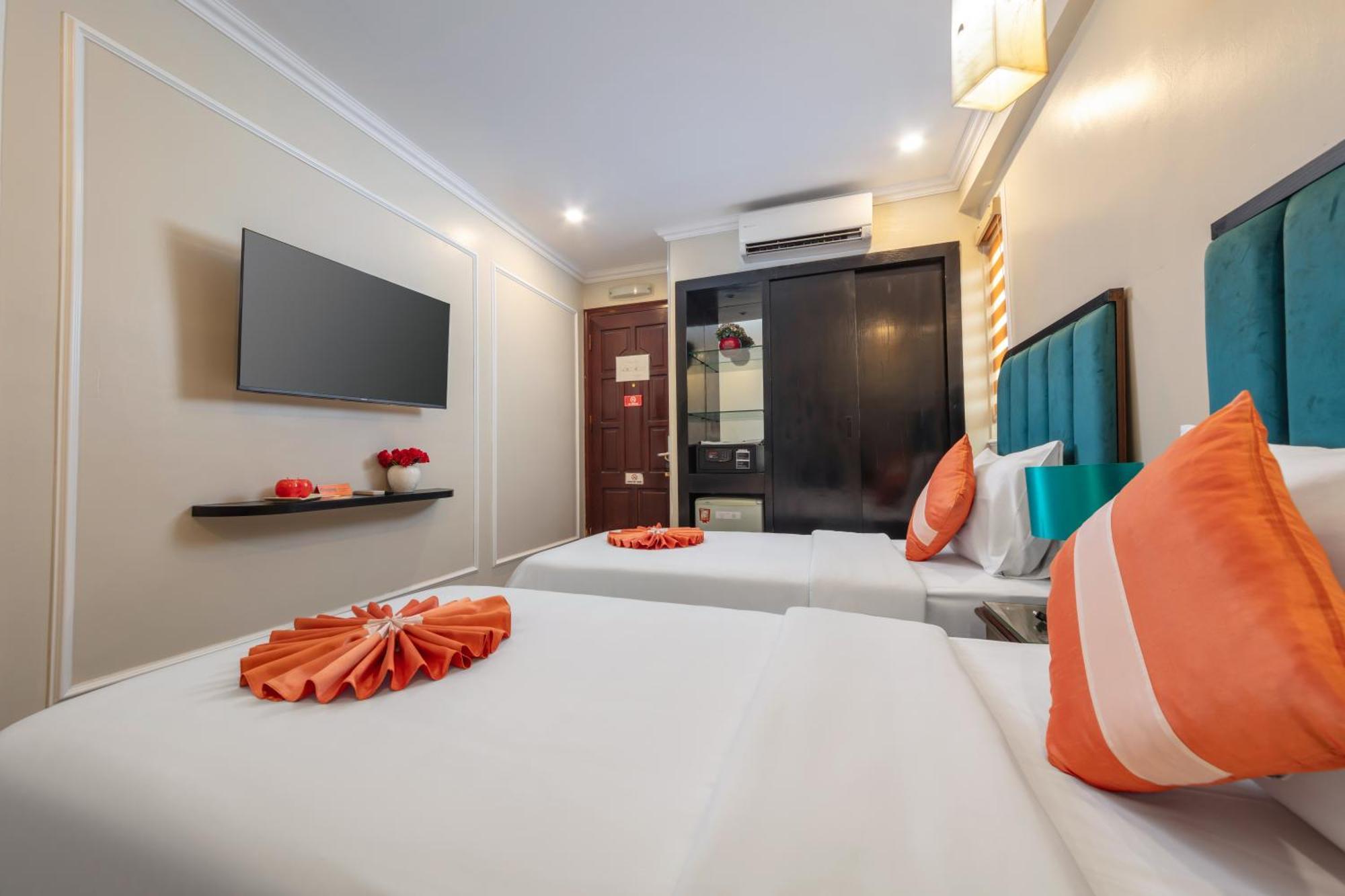 Omina & Travel 4*