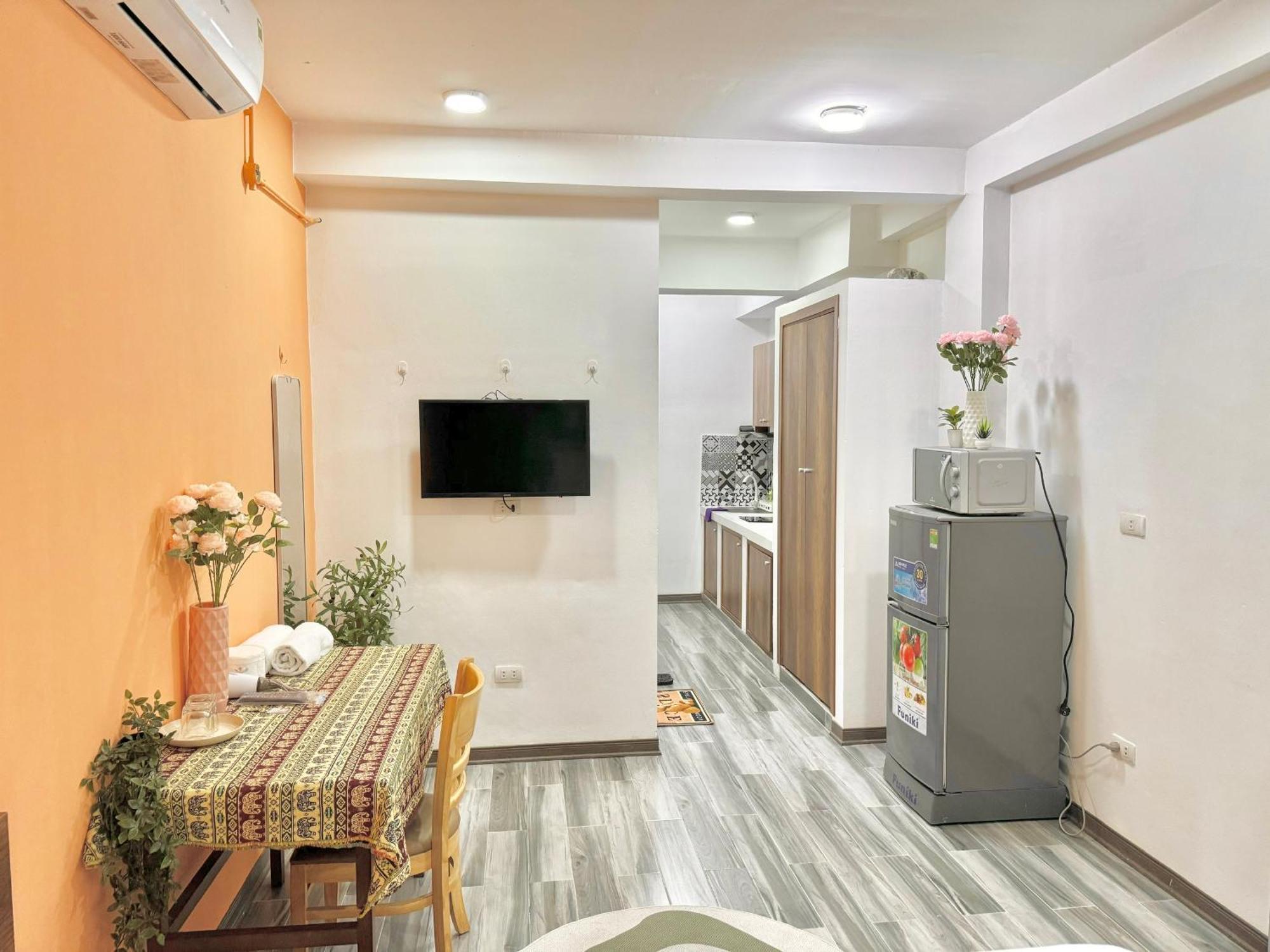 Harmony Lakeside-modern-balcony Apartment *
