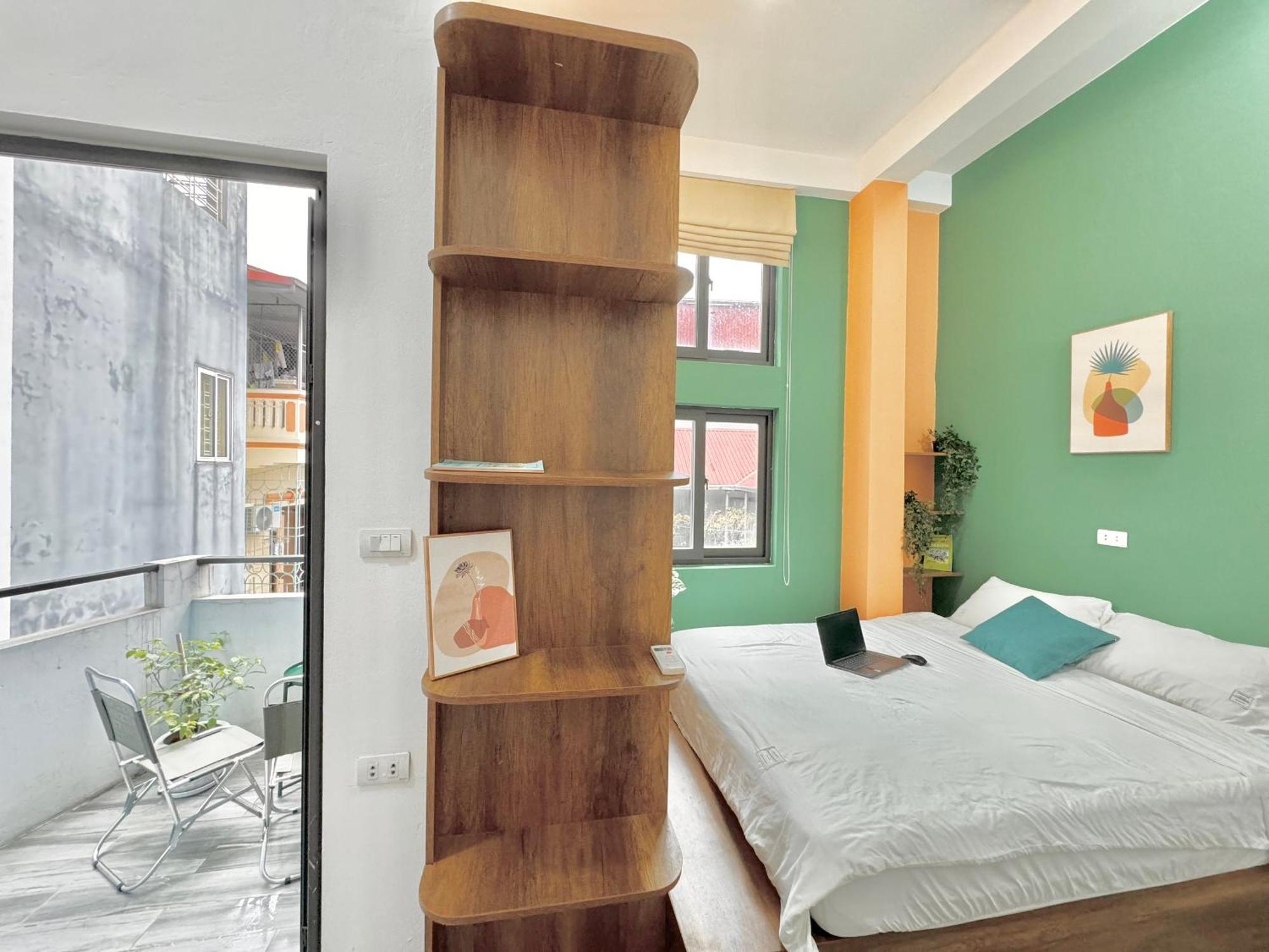Harmony Lakeside-modern-balcony Apartment *