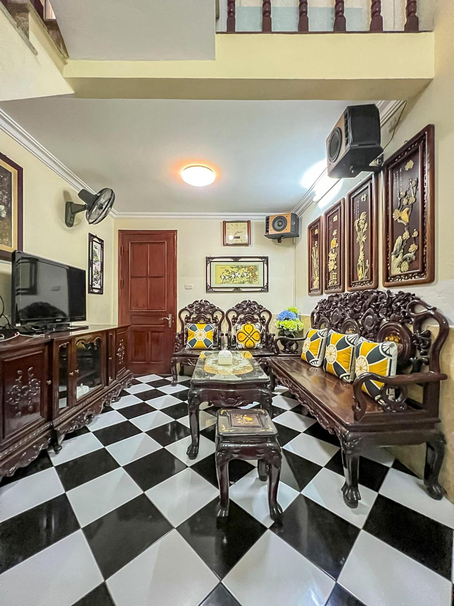 Happy - Nha Pho Co Holiday home Hanoi