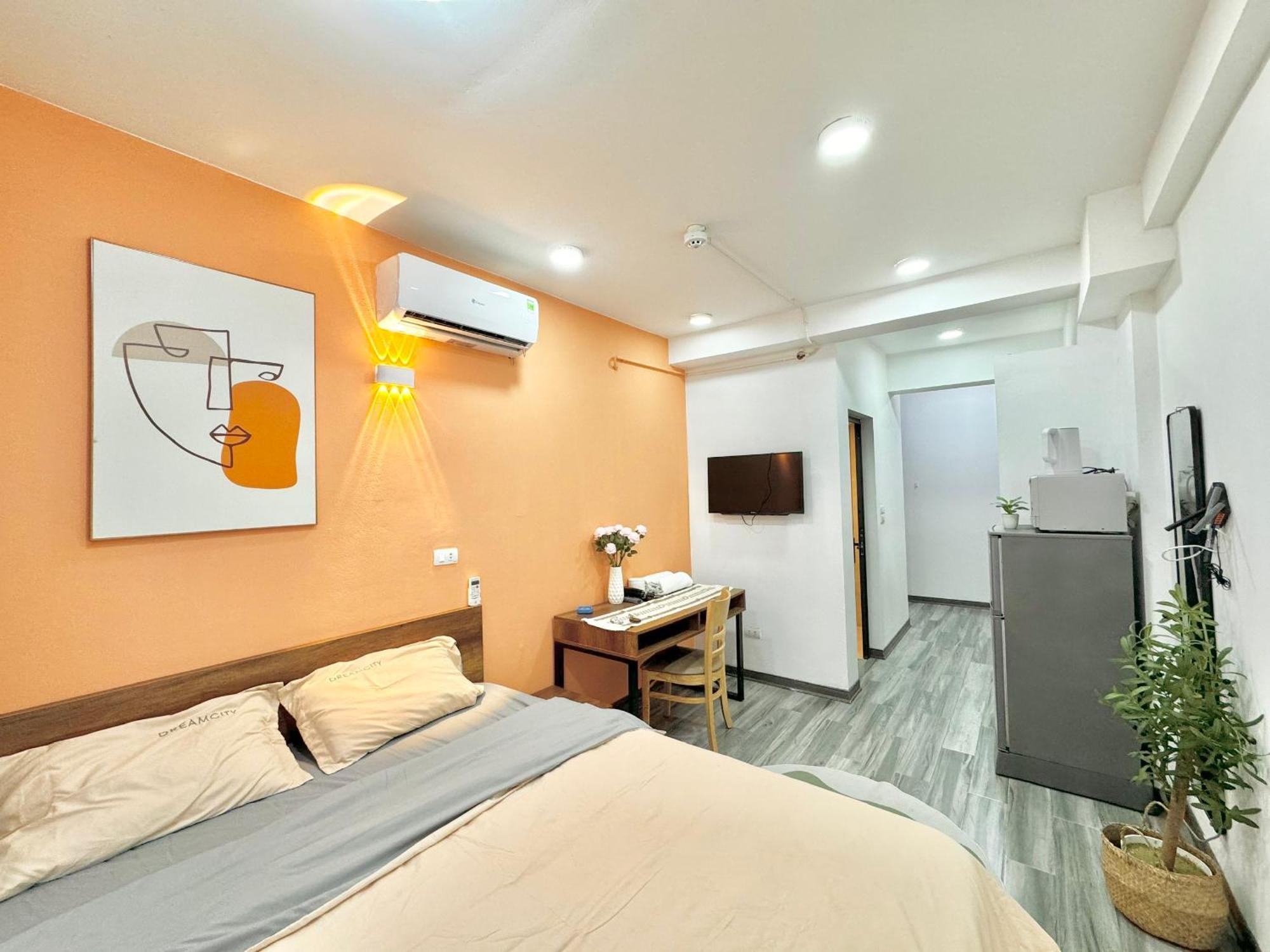 Harmony Lakeside-modern-balcony Apartment Hanoi
