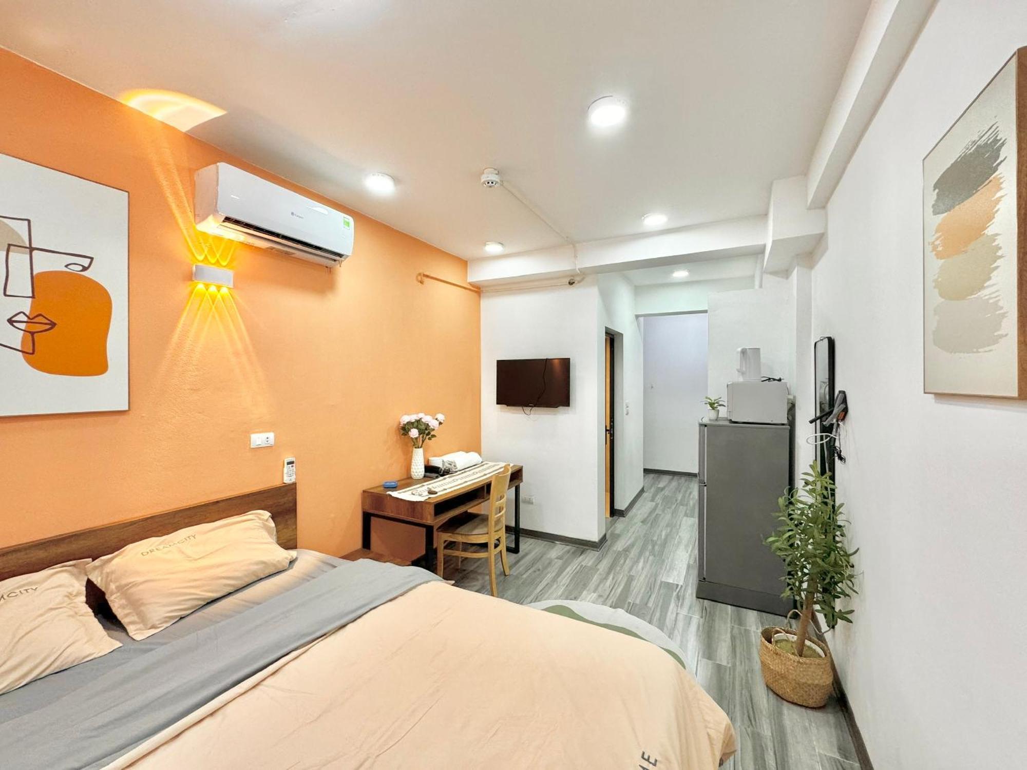 Harmony Lakeside-modern-balcony Apartment
