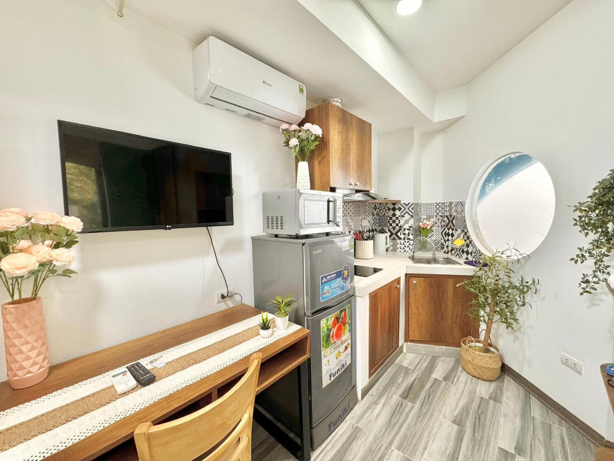 Harmony Lakeside-modern-balcony Apartment Hanoi