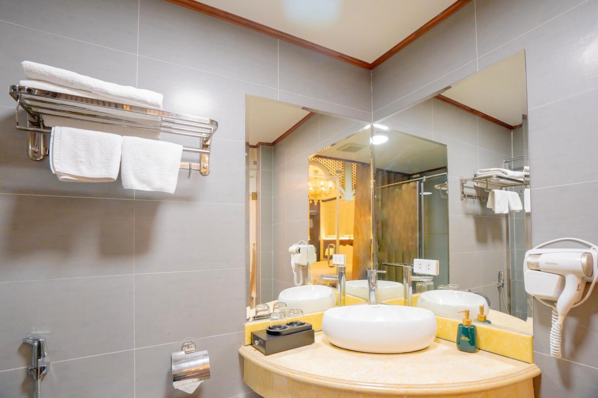 Du Palace Hotel 4*