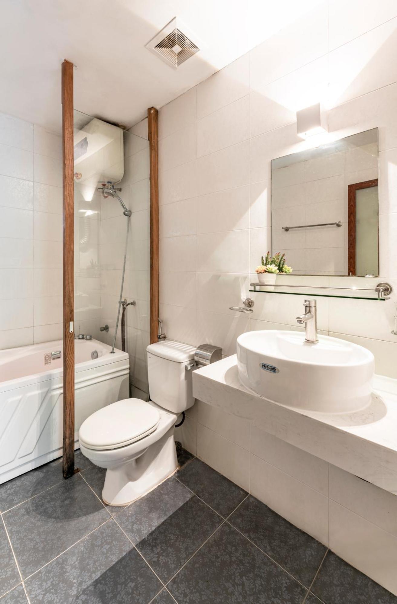 Inam Lakeview Hanoi