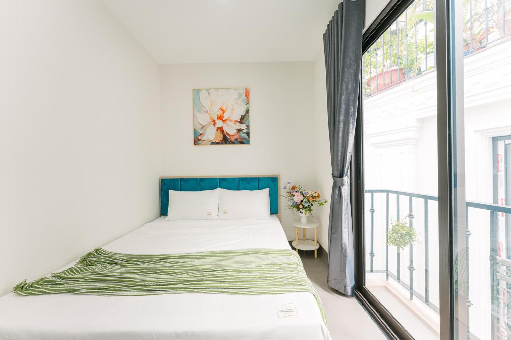 Cindy Westlake Apartment Hanoi