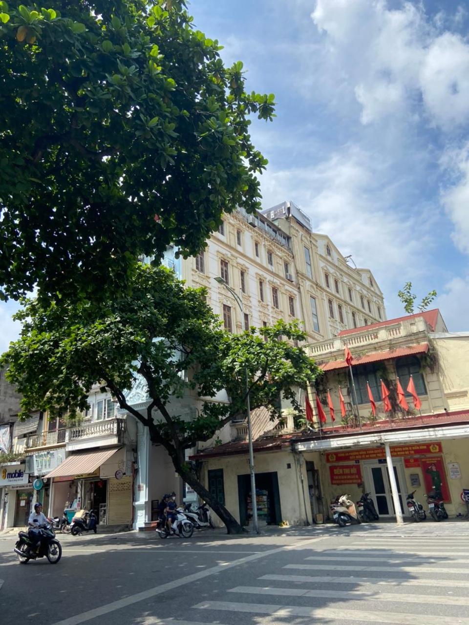 Posh Boutique Khách sạn
