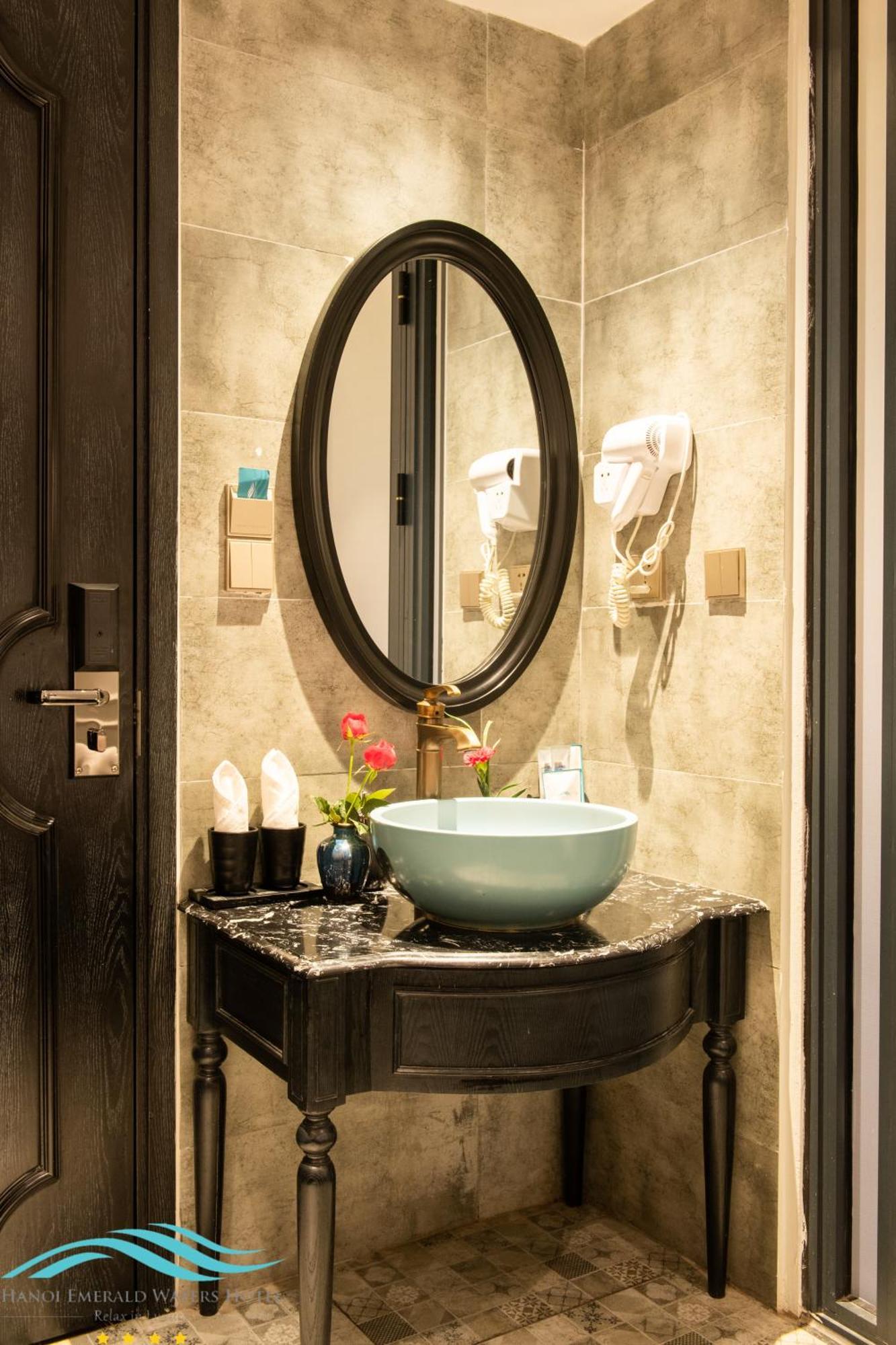 Emerald Waters Valley Hotel 4*
