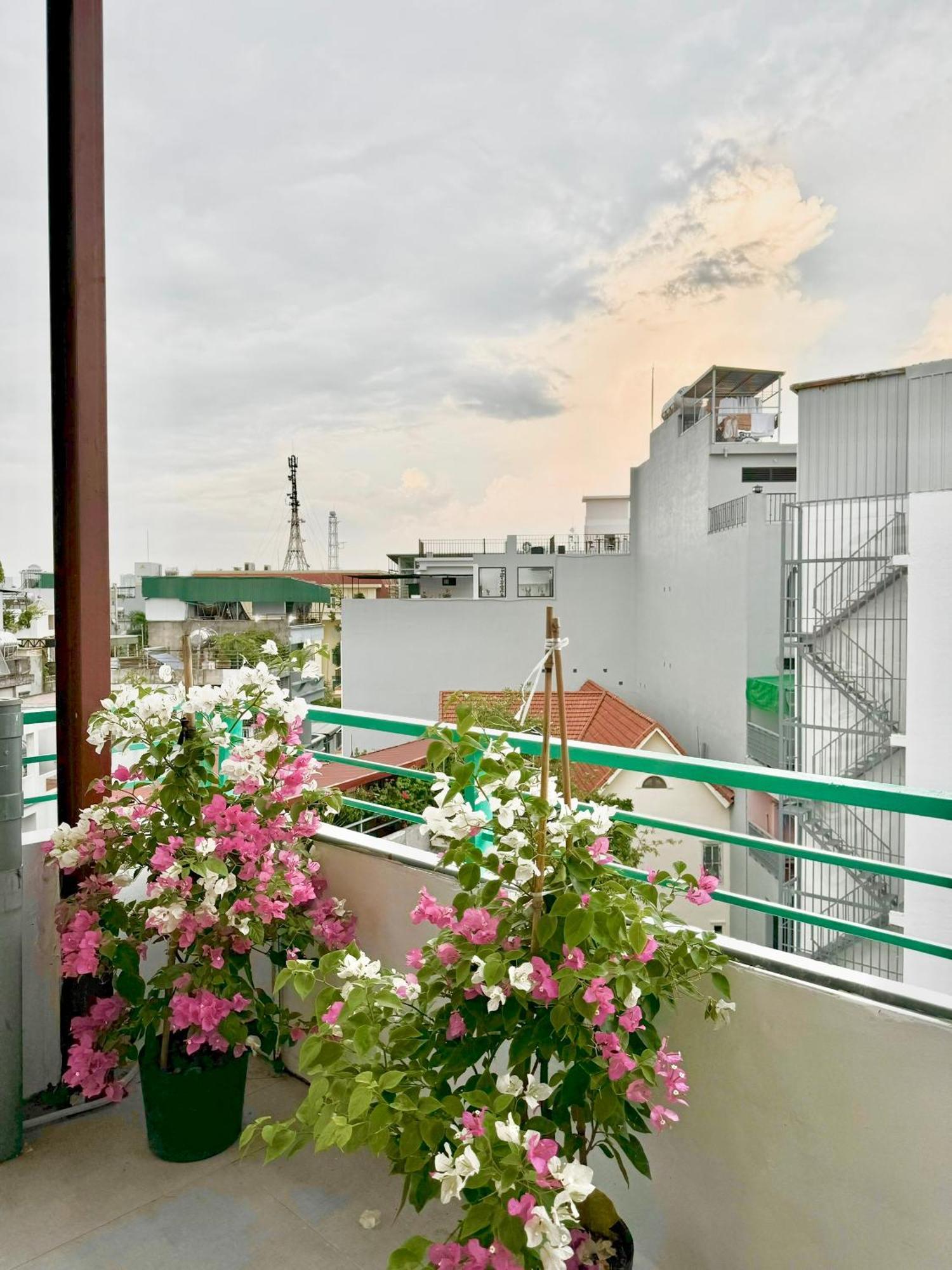 Harmony Lakeside-modern-balcony * Hanoi