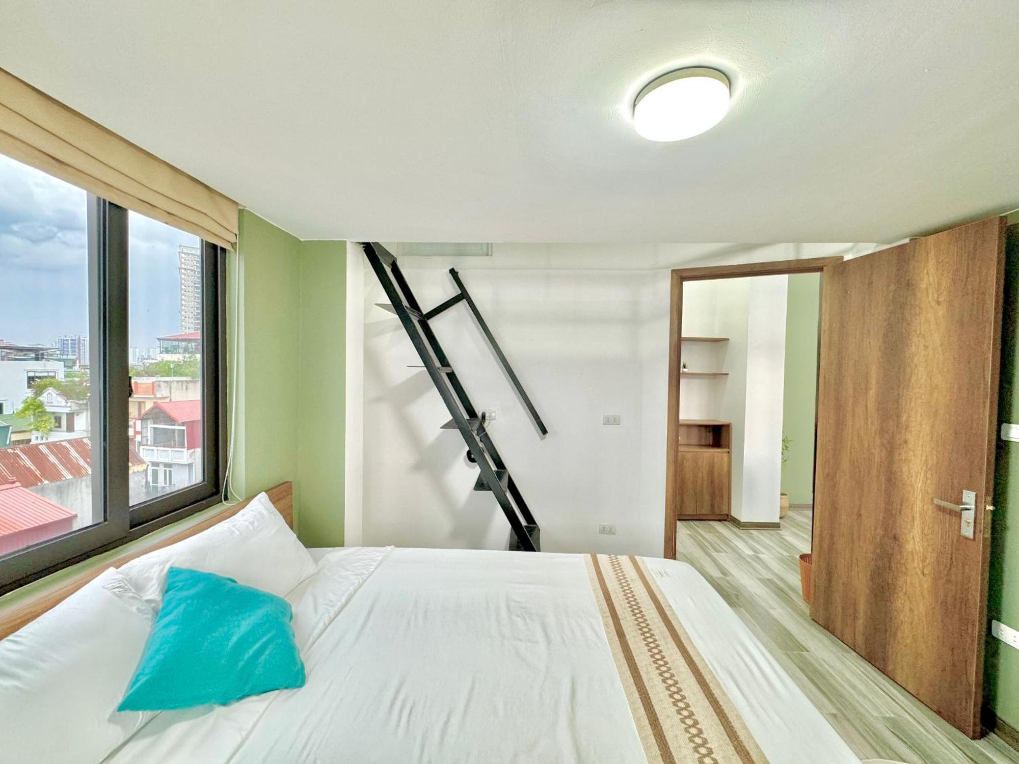 Harmony Lakeside-modern-balcony