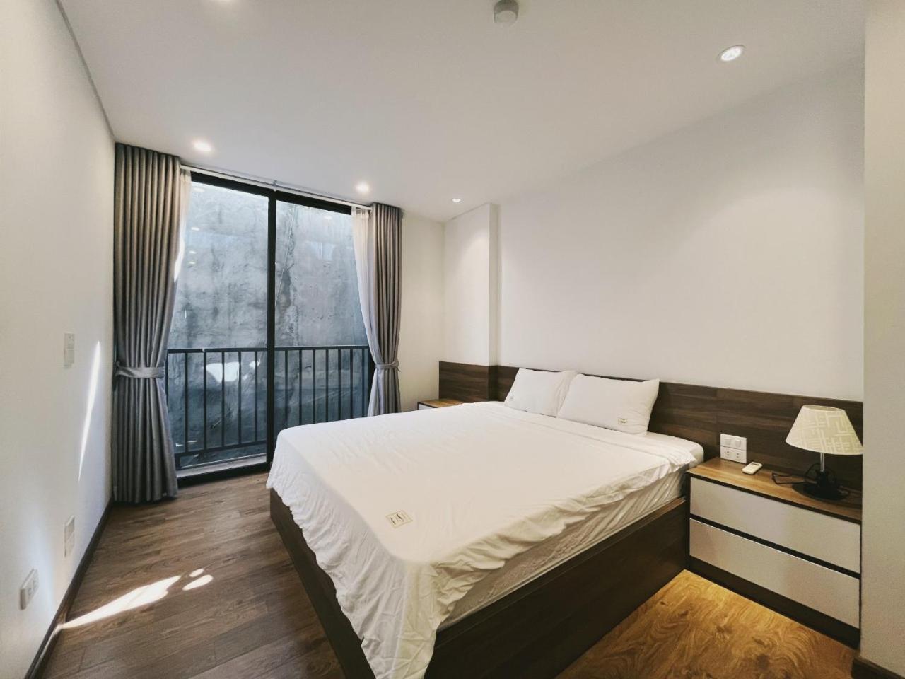 4 - Cheap Price 2 Bedroom Near West Apartment *
