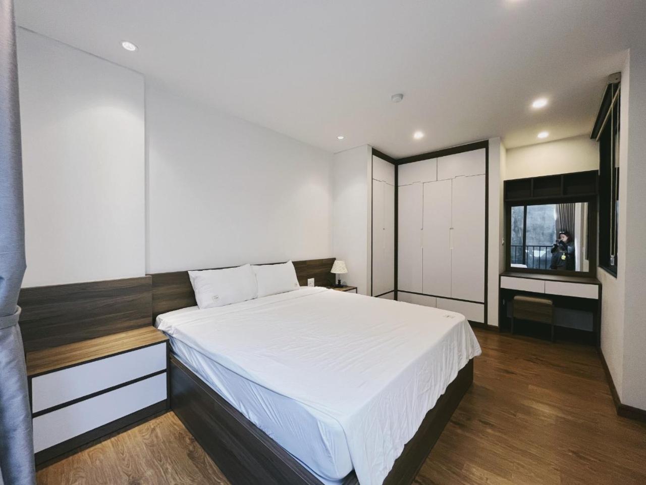 4 - Cheap Price 2 Bedroom Near West Apartment *